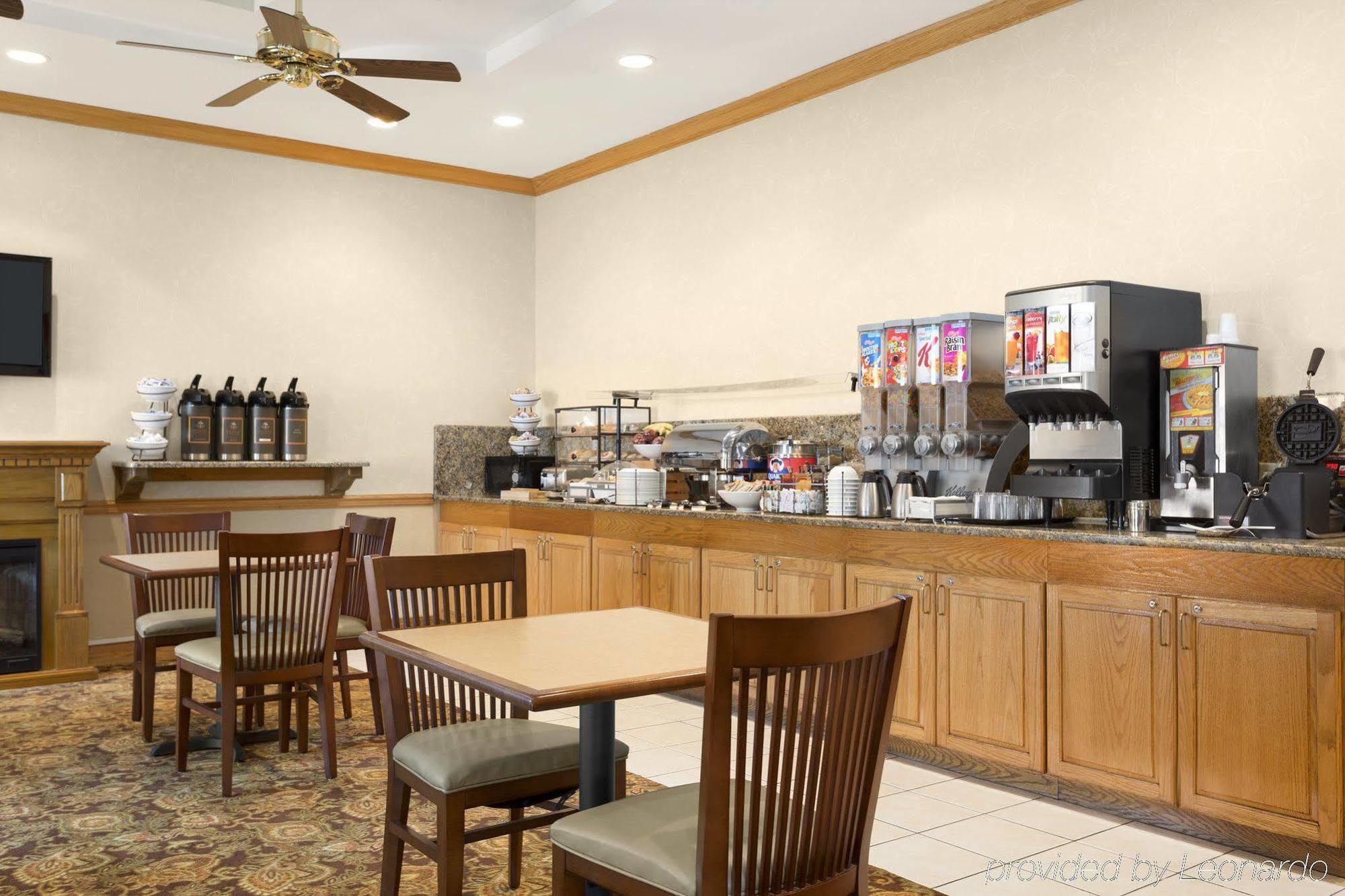 Hotel Country & By Radisson Southwest 3*