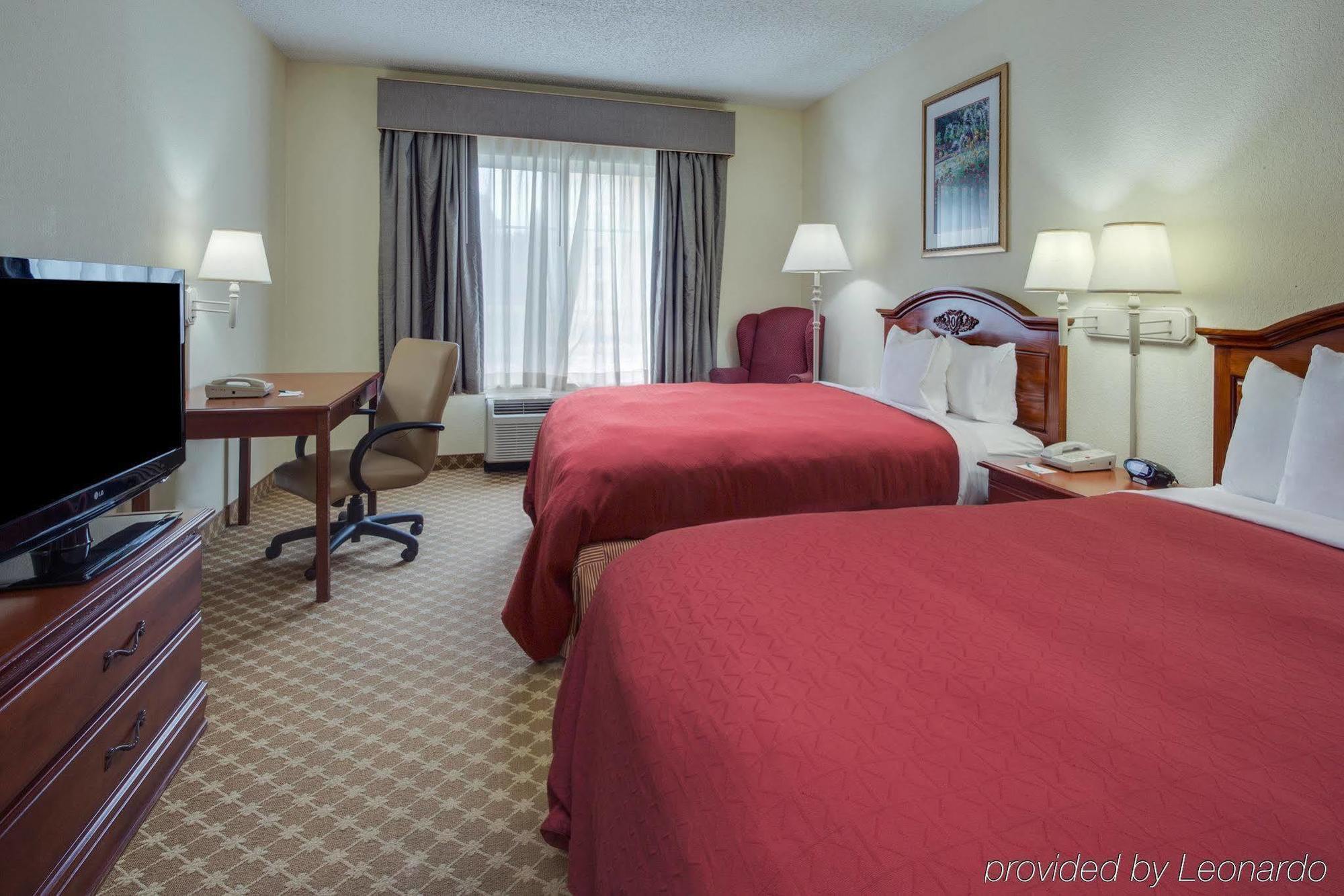 Hotel Country & By Radisson Southwest 3*