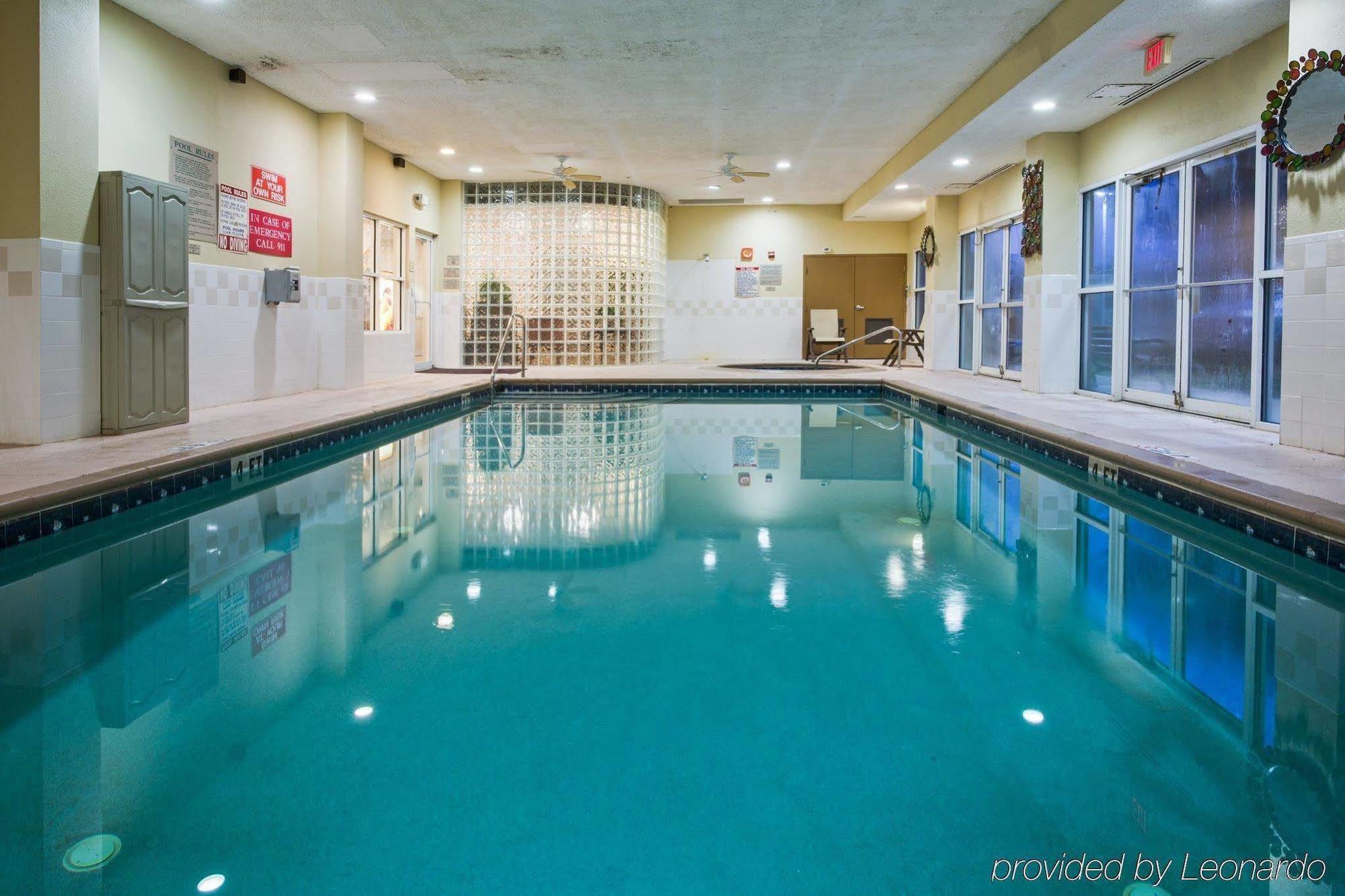 Country & By Radisson Southwest Ocala