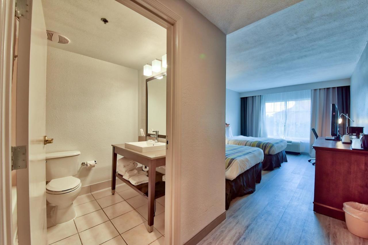 Hotel Country & By Radisson Southwest 3*