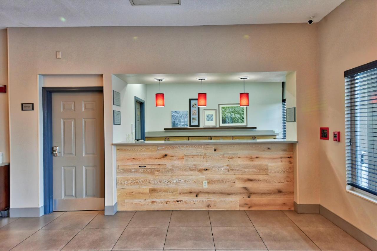 Hotel Country & By Radisson Southwest Ocala