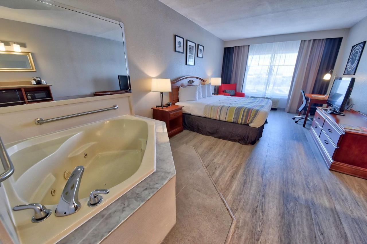 Country & By Radisson Southwest Hotel Ocala